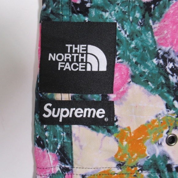 Supreme ®/The North Face® Men's Trekking Packable Belted Short Flowers Size M - Picture 2 of 12